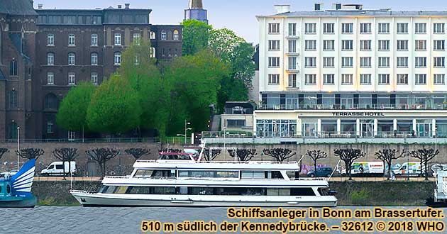 Schiffsanleger in Bonn am Rhein am Brassertufer. 510 m sdlich der Kennedybrcke.