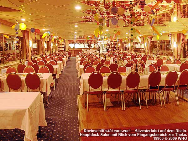 Rheinschiff s401eure-eur1  Silvesterfahrt bei Dsseldorf auf dem Rhein.